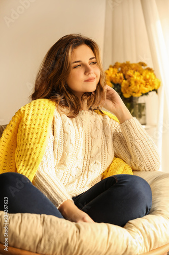 Beautiful young woman resti...