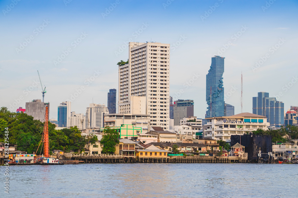 Obraz premium Bangkok, Thailand : 20 Oct 2018 - Bangkok views from Chao Phraya river house.
