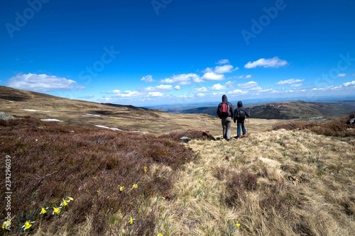 randonnée en montagne père et fils