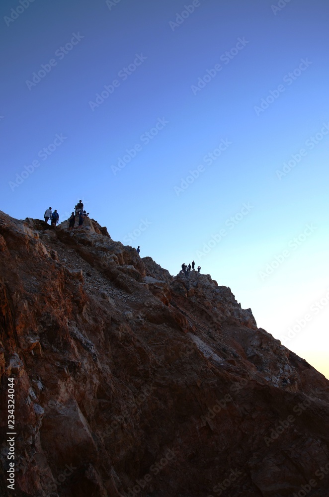 Coucher de soleil dans le désert du Sud-Est de l’Egypte
