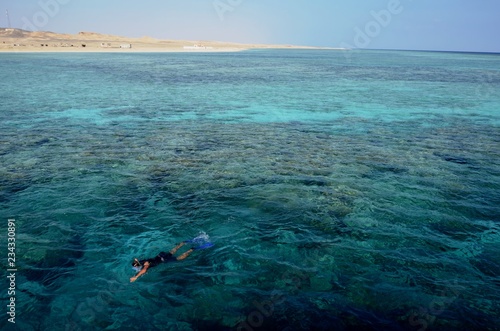 Bateau sur le site de plongée de Marsa Shona (Mer Rouge - Sud de l’Egypte) 