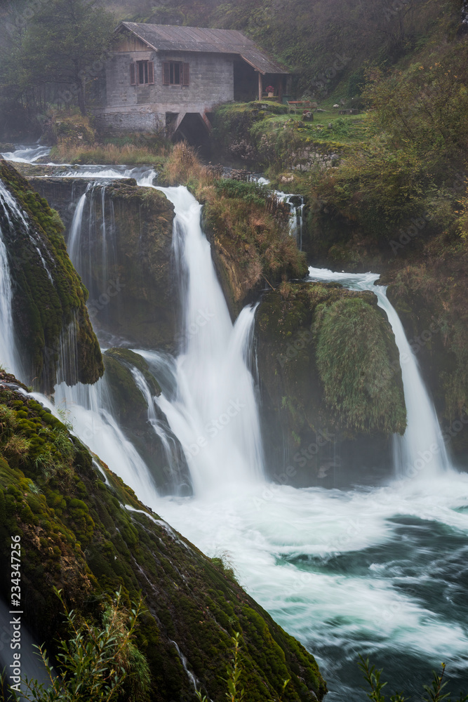 Fototapeta premium Strbacki buk waterfall on river Una in Bosnia and Herzegovina