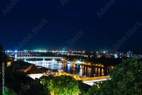 Canvas Print Night view of the bridge. Night city