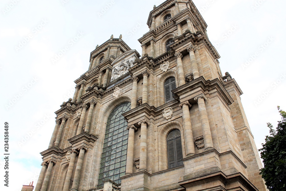 Fototapeta premium CATHEDRALE SAINT PIERRE DE RENNES - BRETAGNE