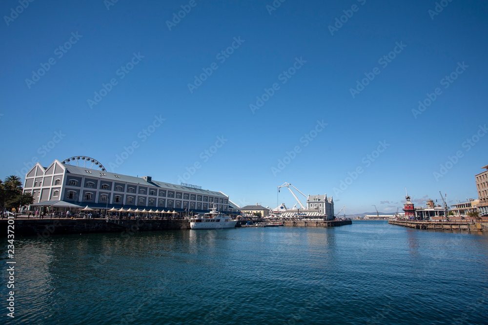 Hafenbecken und V & A Waterfront Kapstadt
