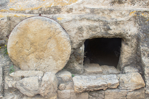 Φωτογραφία A typical rock hewn sepulchre on the road to Megiddo in Israel