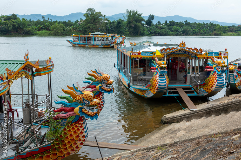Fototapeta premium Traditional Dragon Boat on the Perfume River in Hue, Vietnam