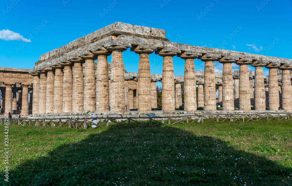 Obraz premium Temple in the Ancient Greek Roman Town of Paestum, Italy
