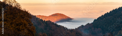 Bild auf Leinwand Mer de nuages sur la la plaine d'Alsace vu depuis Labaroche