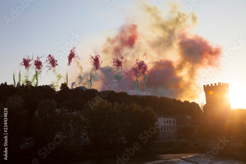 Italia, Firenze, fuochi d'artificio sparati da piazzale Michelangelo. photo