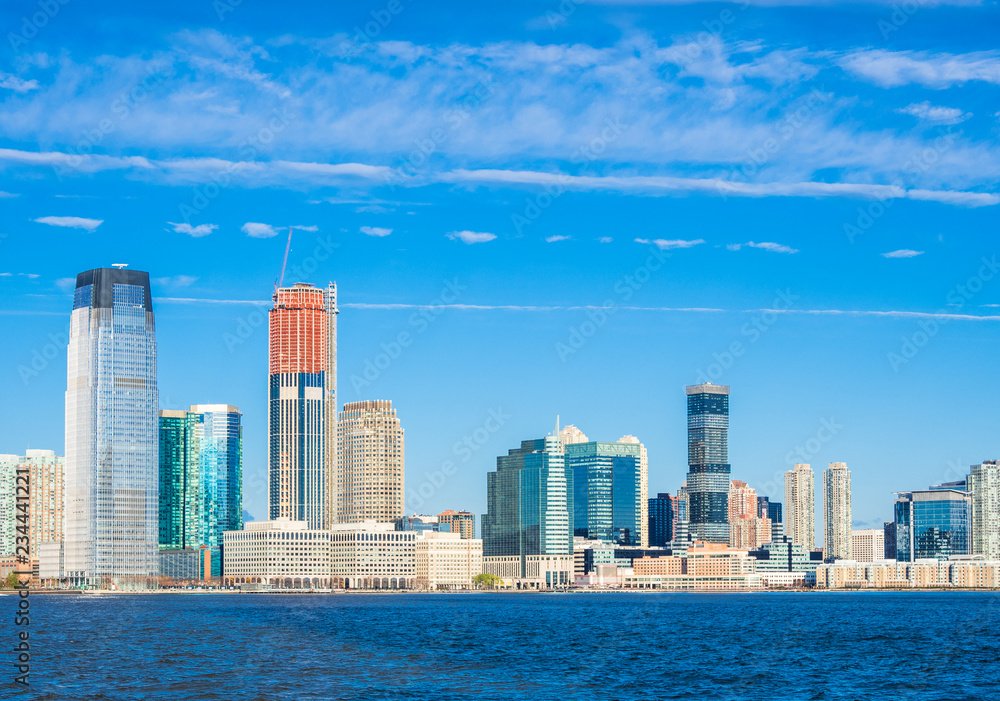 Fototapeta premium Wieżowce w Jersey City widziane z Manhattanu