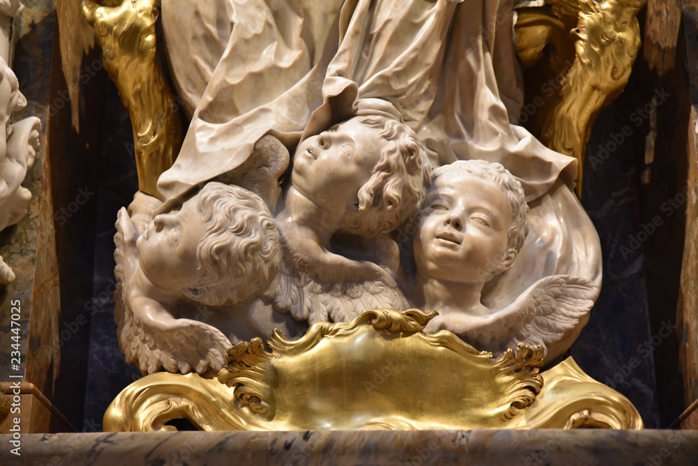 Anges baroques à la cathédrale de Tolède, Espagne