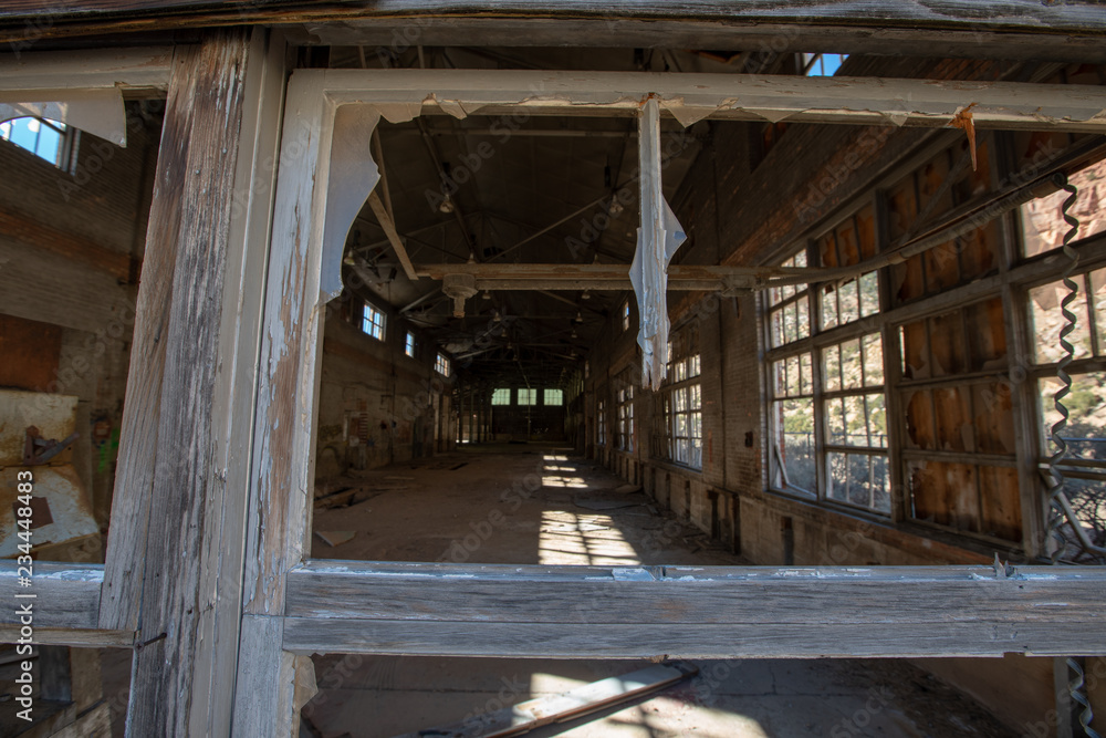 Obraz premium old abandoned house