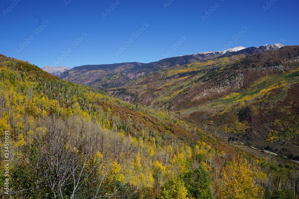 Fototapeta premium autumn in the mountains