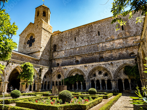 Abtei Sainte-Marie de Fontfroide photo