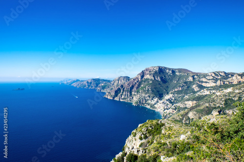 Panoramic view of the Sorrento peninsula from the Path of the Gods © Leonid