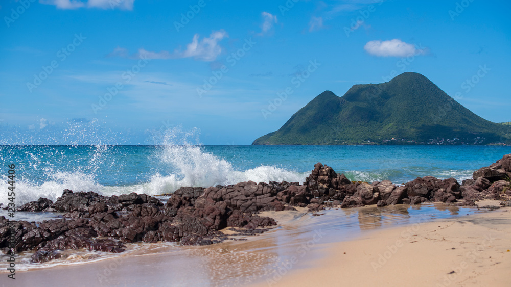 Obraz premium Vague sur le récif, martinique