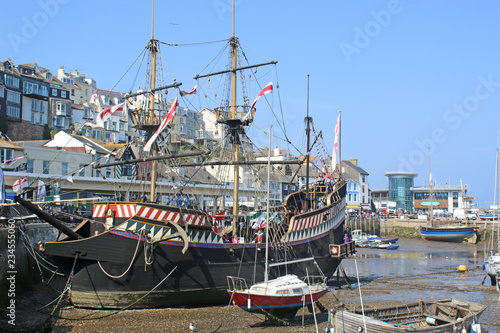 Принти на полотні Golden Hind, Brixham harbour