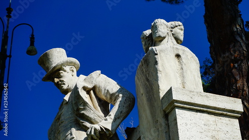 Fotografie Marble statue of the Roman poet Giuseppe Gioachino Belli, author of Italian dial
