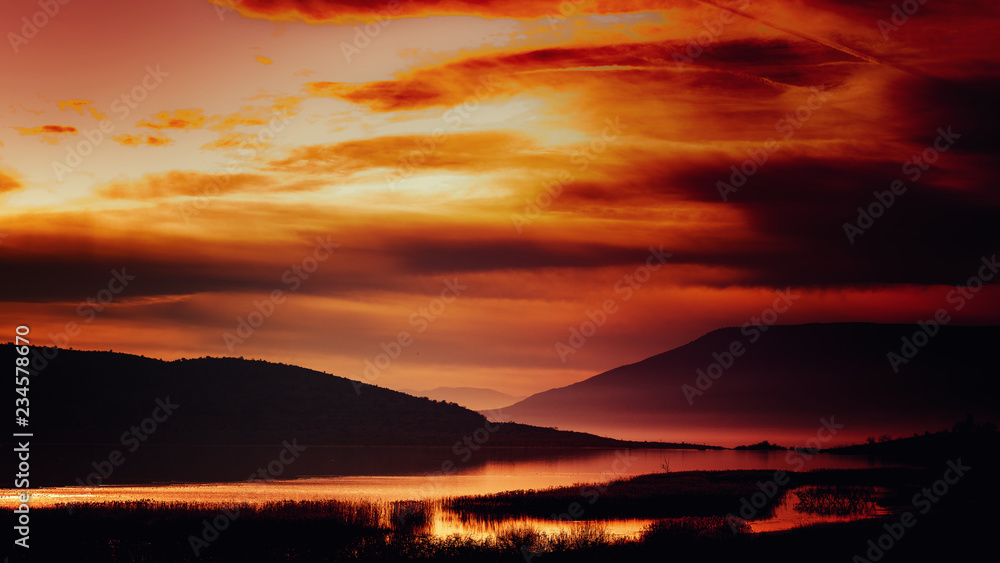 golden highlands lake sunset 