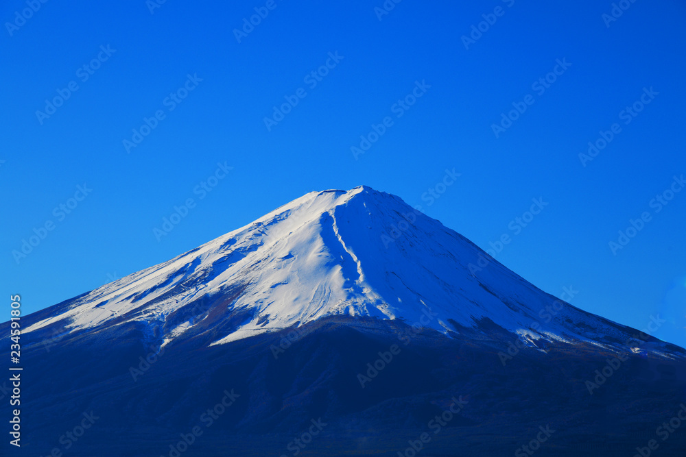 Mt. Fuji in the morning of the crown of snow01