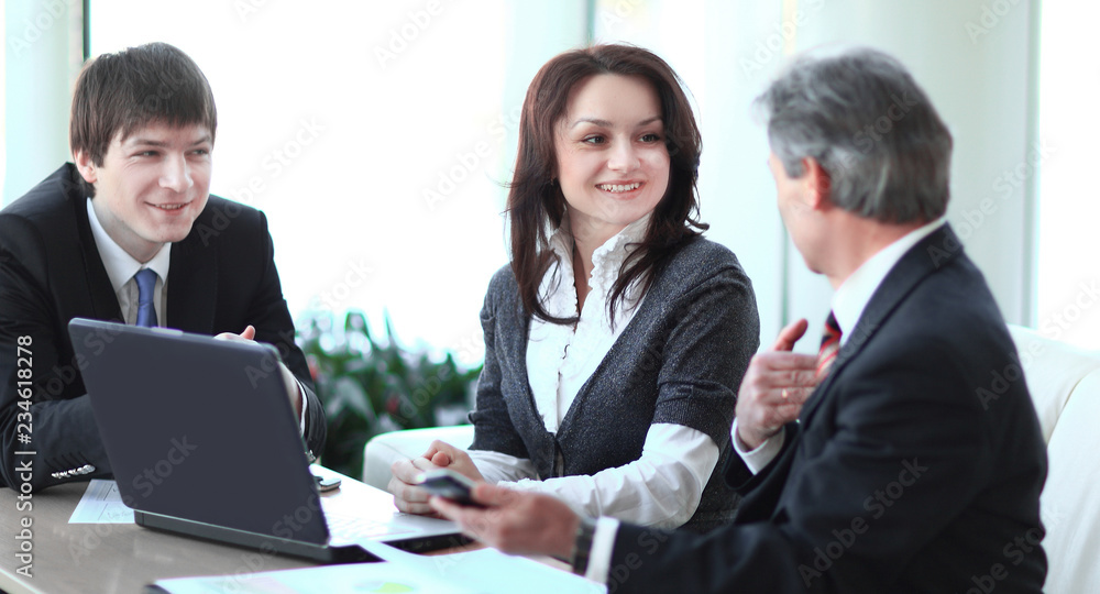 boss and staff in discussing the working paper boss and staff in discussing the working paper