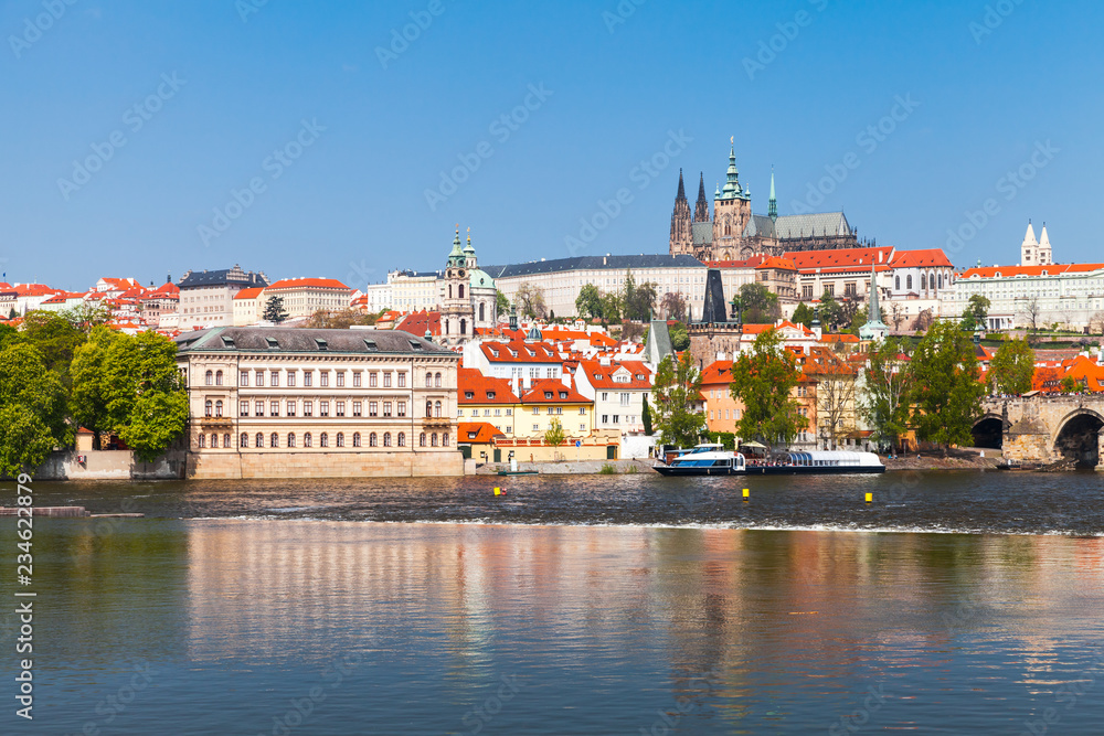 Fototapeta premium Stare Miasto w Pradze latem