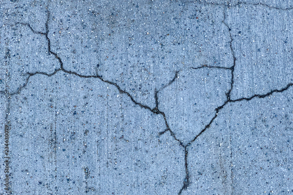 Obraz premium Crack on the asphalt (top view, closeup)