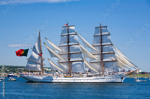 Bild auf Leinwand The Sagres sails along the Dartmouth side of Halifax Harbour