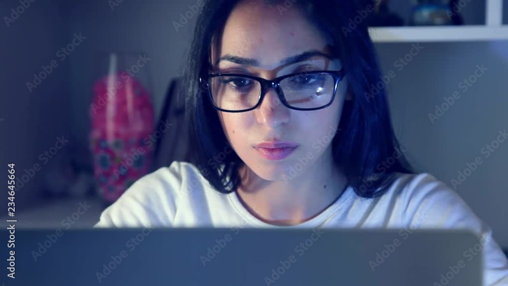 woman working in keyboard woman working in keyboard