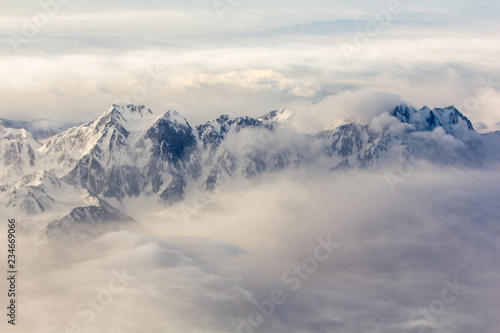 Berge in den Wolken © romanb321