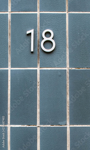 Hausnummer 18