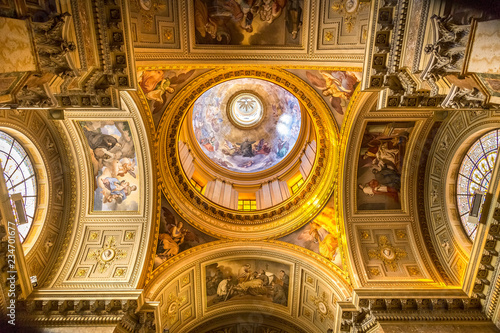 Interiors and details of San Gregorio Armeno church