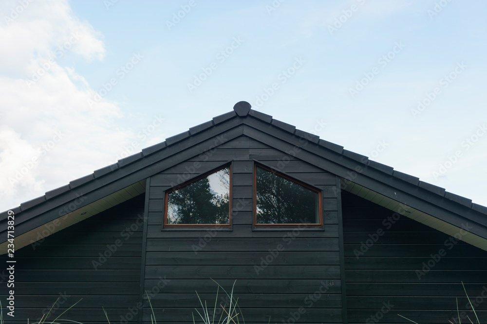 Seitenfront eine dänischen Holzhauses
