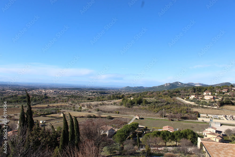 Naklejka premium VILLAGE TYPIQUE DE CRILLON LE BRAVE - VAUCLUSE - PROVENCE