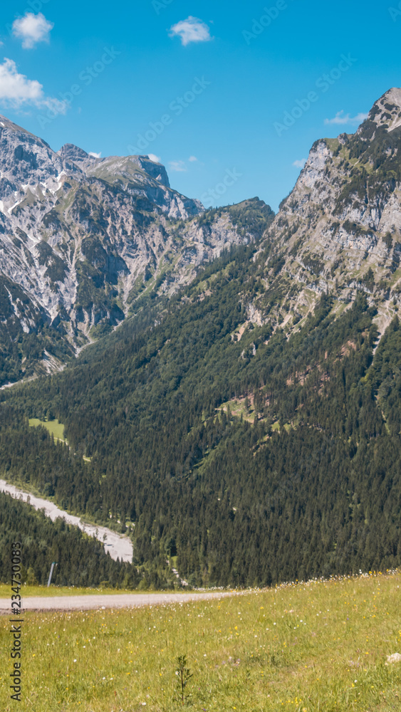Fototapeta premium Smartphone HD wallpaper of beautiful alpine view at Zwoelferkopf summit - Achensee - Pertisau - Austria