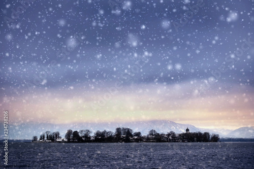 Christkindlmarkt auf der Fraueninsel am Chiemsee photo