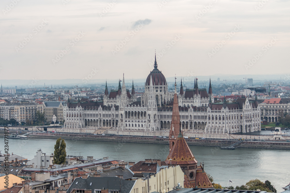 Fototapeta premium Prédio antigo na cidade de Budapeste