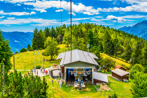 Foto Cable car leading to Cardada mountain in Switzerland