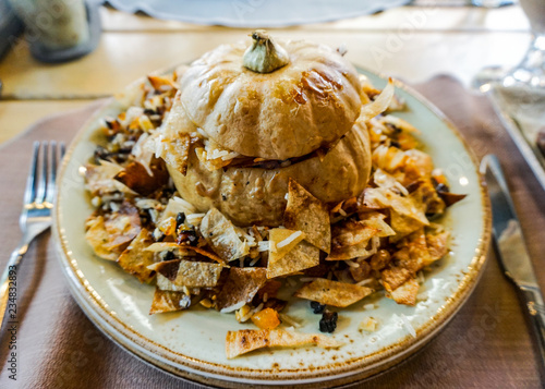 Obraz na płótnie Armenian Traditional Unique Ghapama Dish w salonie