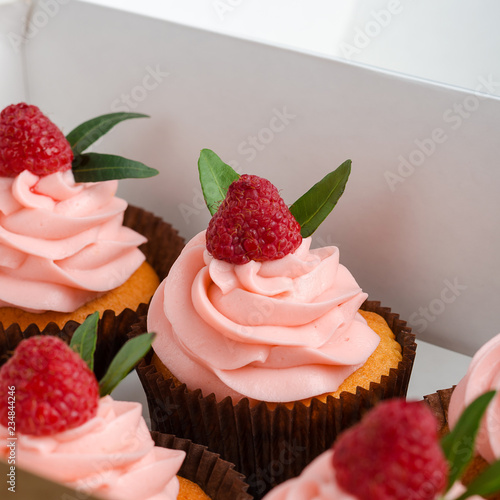 Cupcakes with raspberry cream.