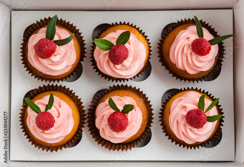 Cupcakes with raspberry cream.