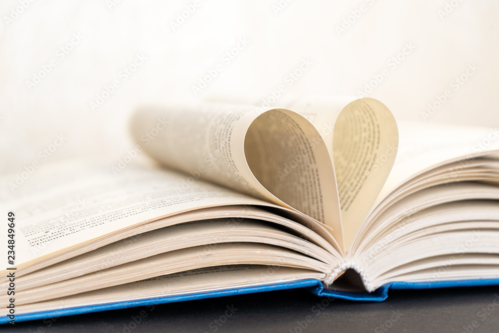 Obraz premium Close-up. Romantic background with the book