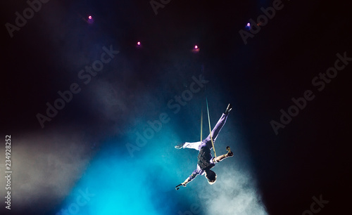 Fototapeta Naklejka Na Ścianę i Meble -  Air acrobat in the circus.