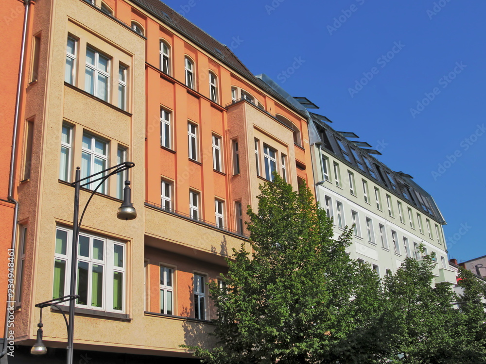 Berlin, Sanierte Altbauten