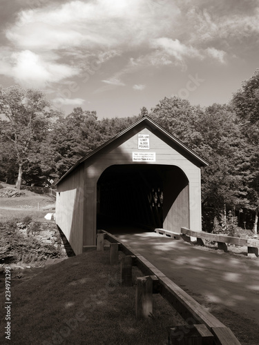 Wallpaper Mural Green River Covered Bridge Torontodigital.ca