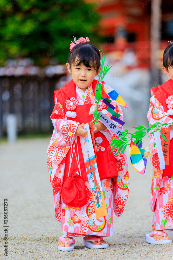 七五三の女の子Stock Photo | Adobe Stock