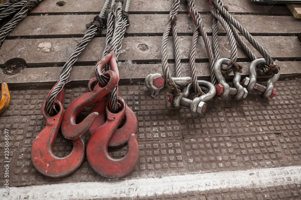 Hoist chains, chain hook wheel alignment, Chain hoists for heavy