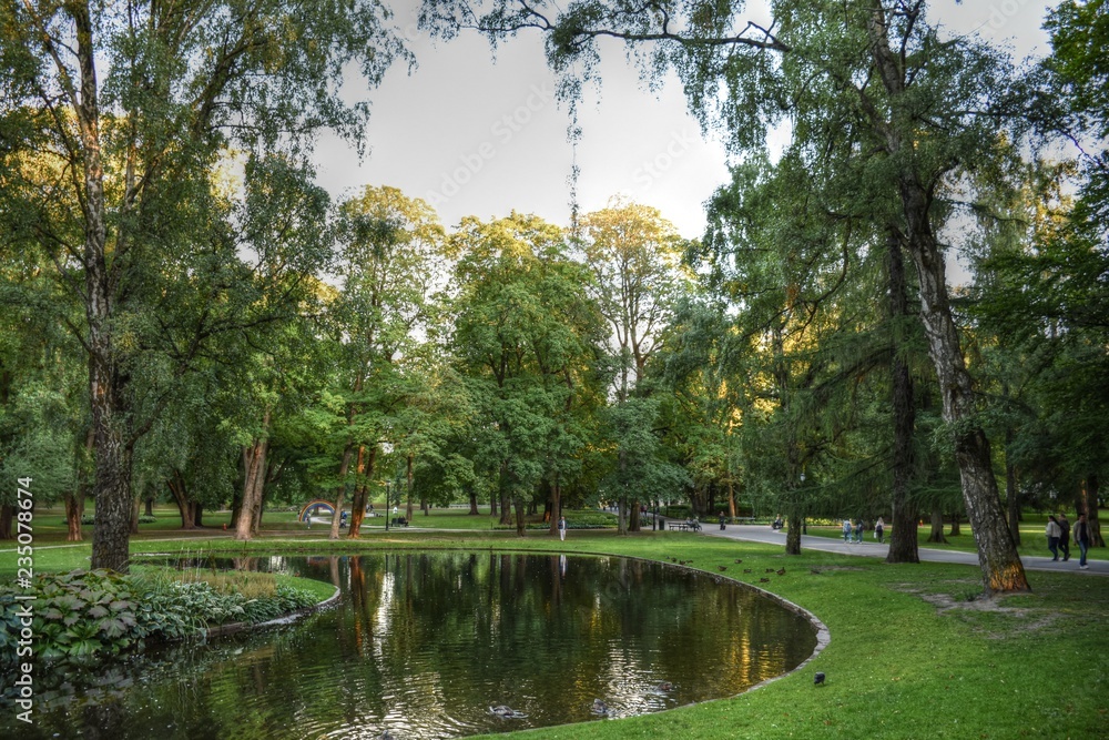 Foto de Norwegen, Oslo, Park, Schlosspark, königlich, Schloss, Weg