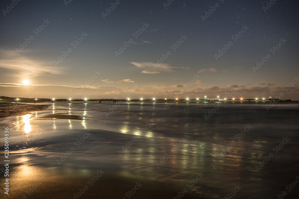 Fototapeta premium Mondnacht über der ostsee